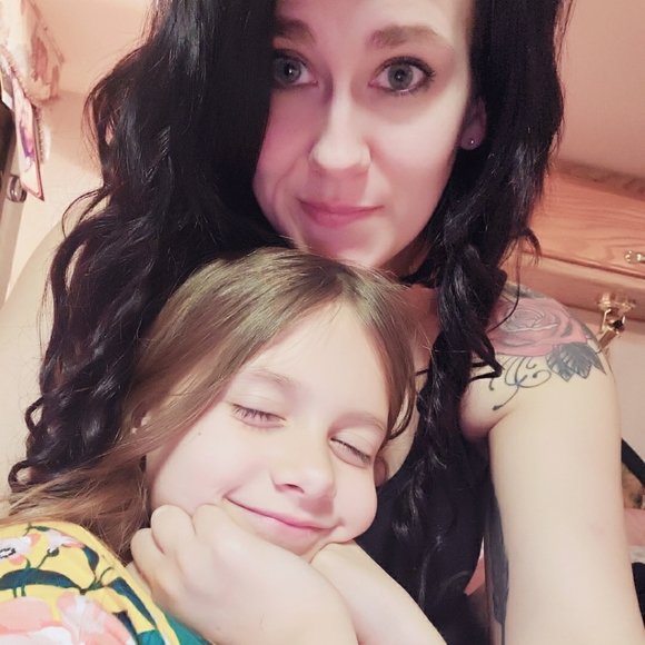 Meet your Posher, Laura - Picture 4 of 6